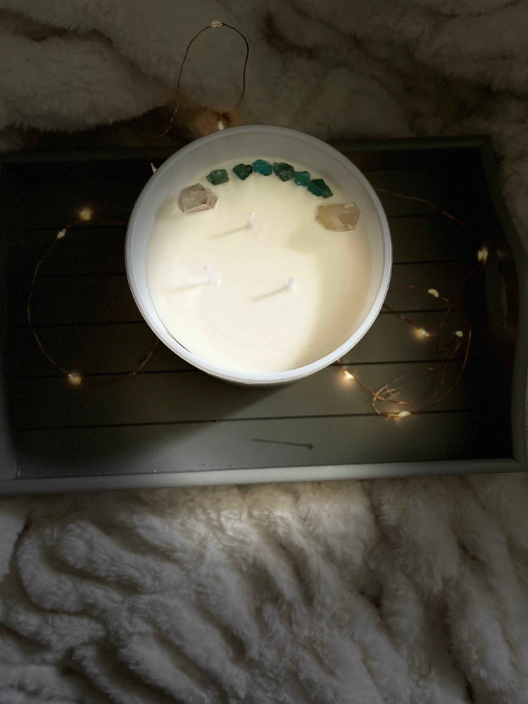 Calm - Clear Quartz and Apatite Crystal Candle